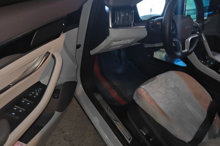 Used BYD Song PLUS New Energy 2025 DM-i 160KM Flagship Model Driver Seat