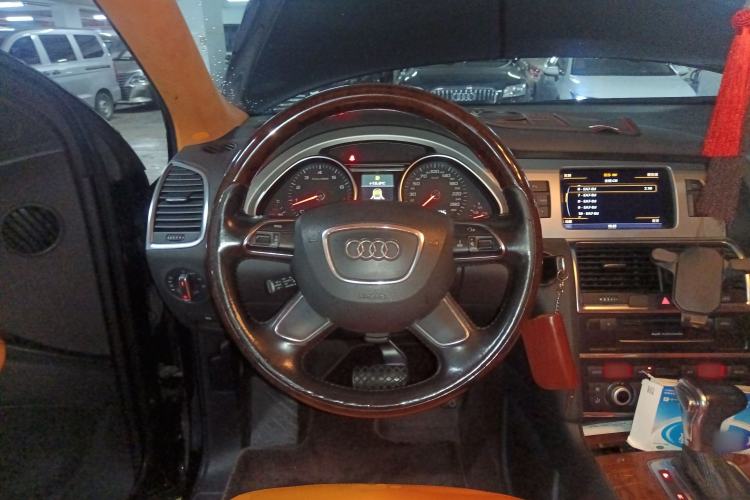 Used Audi Q7 2014 35 TFSI Sport Edition Steering Wheel