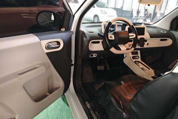 Used CHANGAN NEVO Lumin 2022 155 km – Refreshingly Sweet Edition Driver Seat