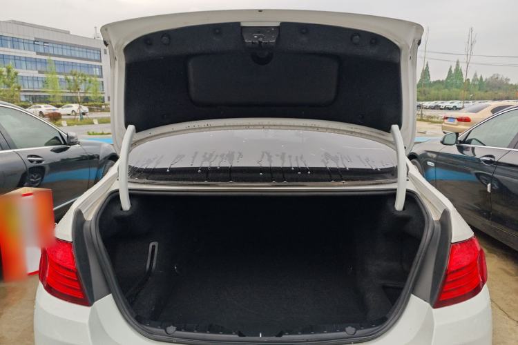 Used BMW 5 Series 2014 520Li Elegant Model
