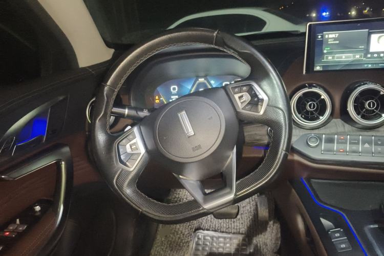 Used Wey VV7 2019 Upgraded Model 2.0T Ultra-Luxury Version China VI Standard
