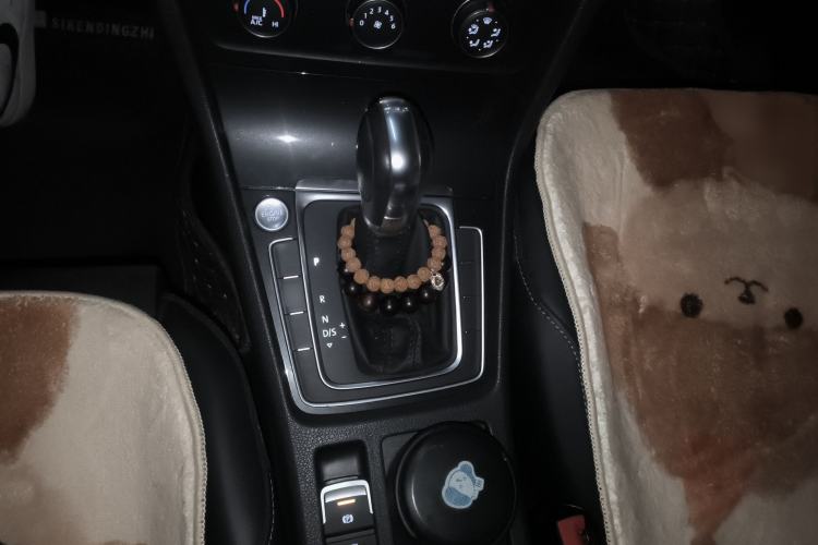 Used Volkswagen Golf 2018 230TSI Automatic Luxury Version Gear Lever