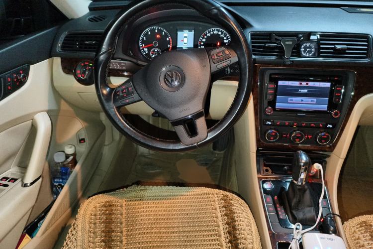 Used Volkswagen Passat 2013 1.8TSI DSG Prestige Edition Steering Wheel