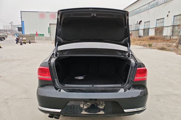 Used Volkswagen Magotan 2015 Facelift 1.8TSI Luxury Model Trunk