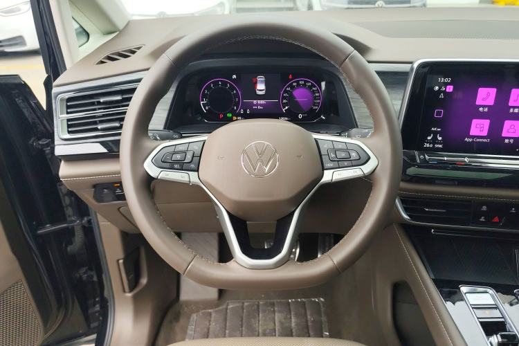 Used Volkswagen Viloran 2024 380TSI Premium Edition
