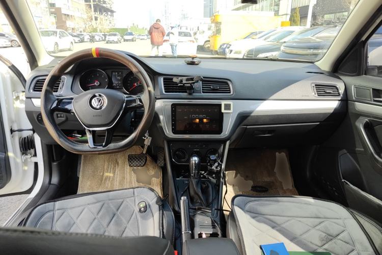 Used Volkswagen Gran Lavida 2015 230TSI DSG Comfort Edition
