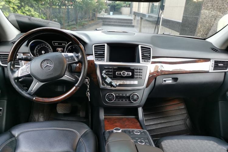 Used Mercedes-Benz M-Class 2014 ML 400 4MATIC Luxury Model