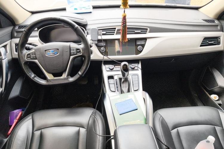 Used Geely Auto Emgrand X7 Sport 2018 1.8TD Automatic Two-Wheel Drive ZhiZun Model with 4G Connectivity
