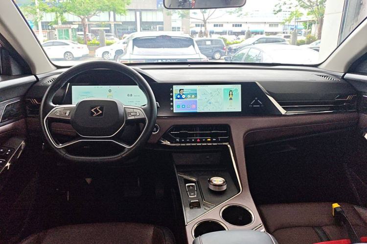 Used SOL X8 PLUS 2023 1.5 TGDI DCT Smart Home Edition 7-Seater