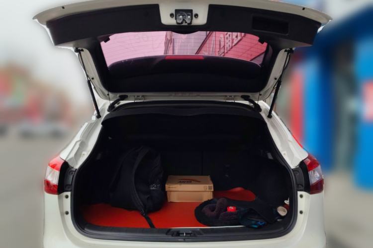 Used Nissan Qashqai 2016 2.0L CVT Elite Edition Trunk