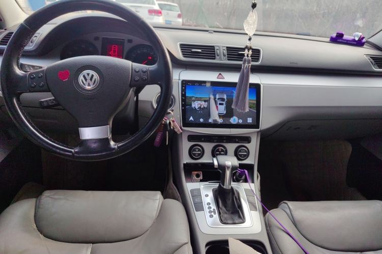 Used Volkswagen Magotan 2011 1.8TSI DSG Comfort Model Center Console