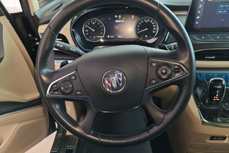 Used Buick GL8 2023 Facelifted Land Cruiser Executive Luxury Version