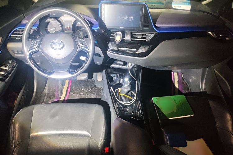 Used Toyota IZOA 2018 2.0L Yichi Edition China V Standard Center Console