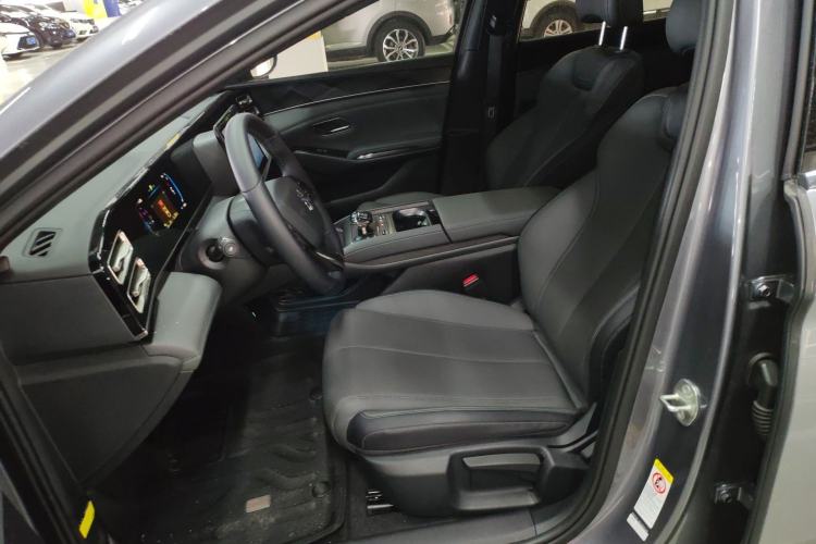 Used BYD Qin L 2025 DM-i Smart Drive 80KM Leading Model Left Front Seat