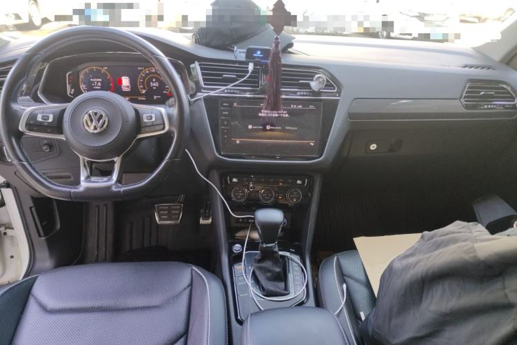 Used Volkswagen Tiguan L 2020 330TSI Automatic Two-Wheel Drive R-Line Flagship Version China VI Standard
