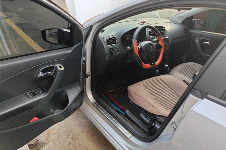 Used Volkswagen Polo 2014 1.4L Automatic Comfort Edition
