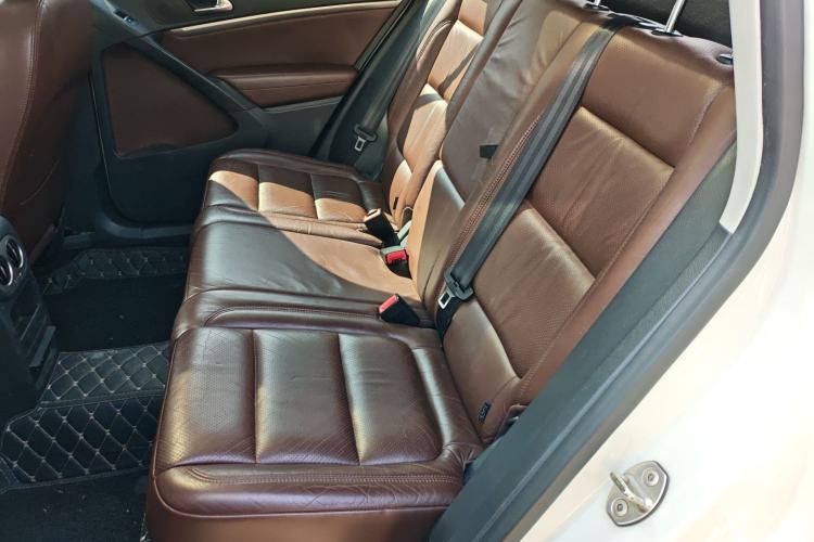 Used Volkswagen Tiguan 2013 1.8 TSI Automatic All-Wheel Drive Luxury Model Left Rear Seat