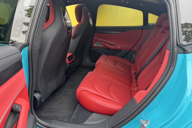 Used Xiaomi Auto SU7 2024 Four-Wheel Drive Ultra-Long Range Advanced Intelligent Driving Max Edition