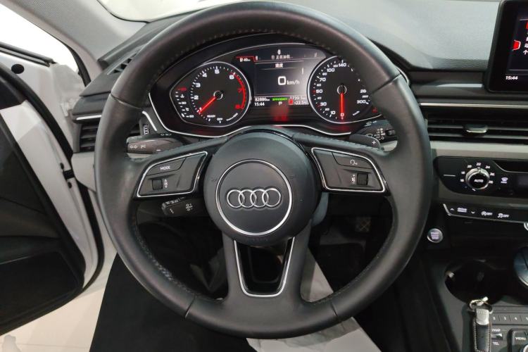 Used Audi A4L 2018 30th Anniversary Edition 40 TFSI Trendy Model Steering Wheel