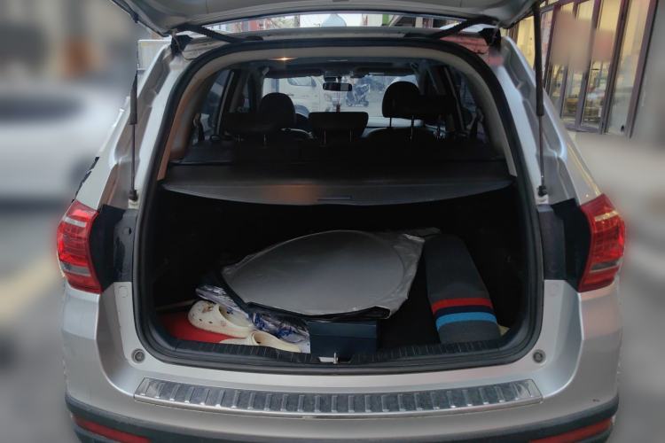 Used Haval H6 2014 Sport Version 1.5T Manual Two-Wheel Drive Elite Edition Trunk