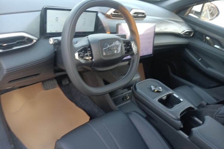 Used Dongfeng Aeolus L7 New Energy 2025 518 Comfort Edition Center Console