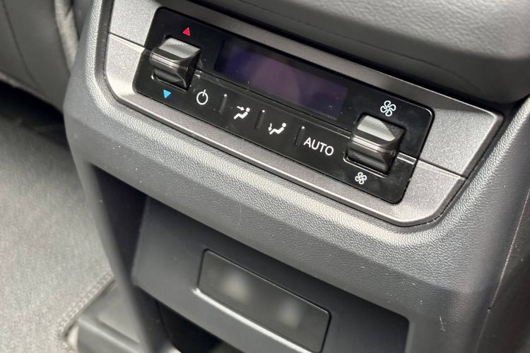 Used Ford Edge 2025 Ford Explorer L 2.0T EcoBoost E-Hybrid Two-Wheel Drive 7-Seater Luxury Model