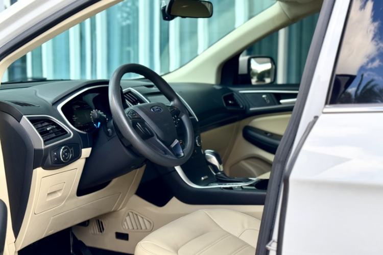 Used Ford Edge 2016 EcoBoost 245 Two-Wheel-Drive Titanium 5-Seater
