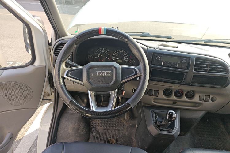 Used JMC Transit 2017 2.8T Commercial Version Short Wheelbase Mid-Roof 6/7/8-Seater JX493