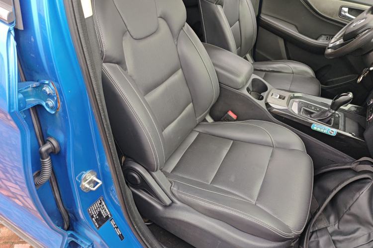 Used Dongfeng Fengon S560 2018 1.8L CVT Elite Model 7 Seats Right Front Seat