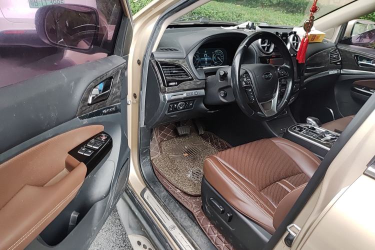 Used BYD Tang New Energy 2015 2.0T Four-Wheel Drive Luxury Model