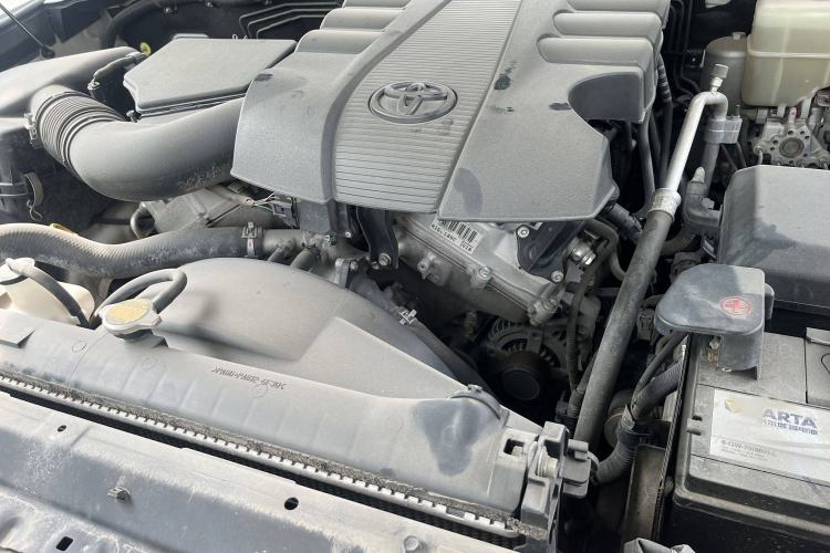 Used Toyota Land Cruiser 2016 4.0L Automatic GX-R Right Front Seat