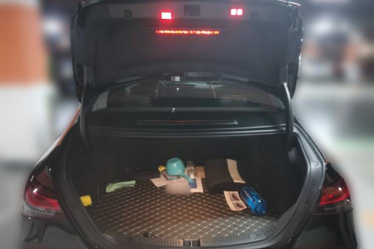 Used Mercedes-Benz E-Class 2022 Second Facelift E 300 L Luxury Edition
