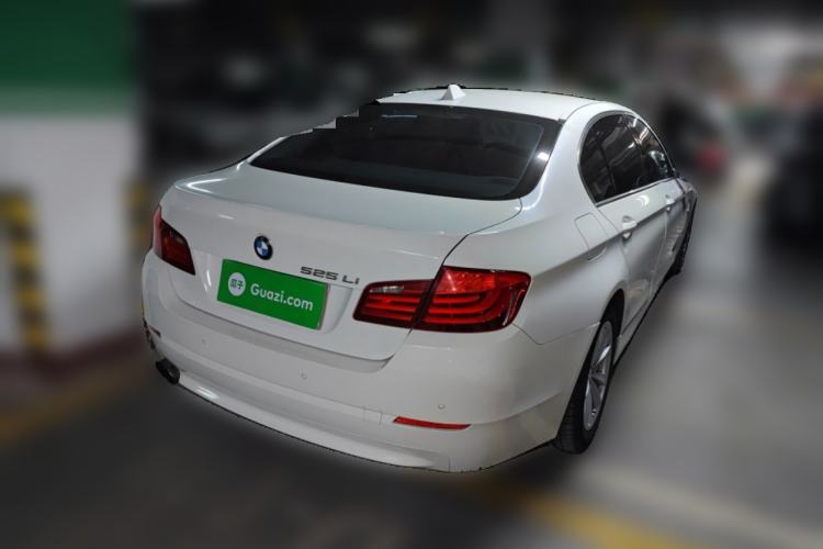 Used BMW 5 Series 2013 525Li Luxury Model
