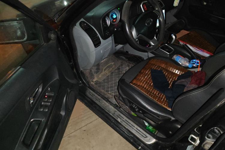 Used Soueast V3 Lingyue 2015 1.5L AMT Happiness Edition Driver Seat