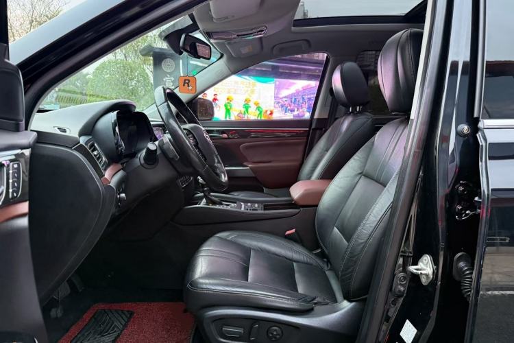 Used GAC Trumpchi GS8 2017 320T Two-Wheel Drive Luxury Smart Connectivity Version (7 Seats) Interior 3