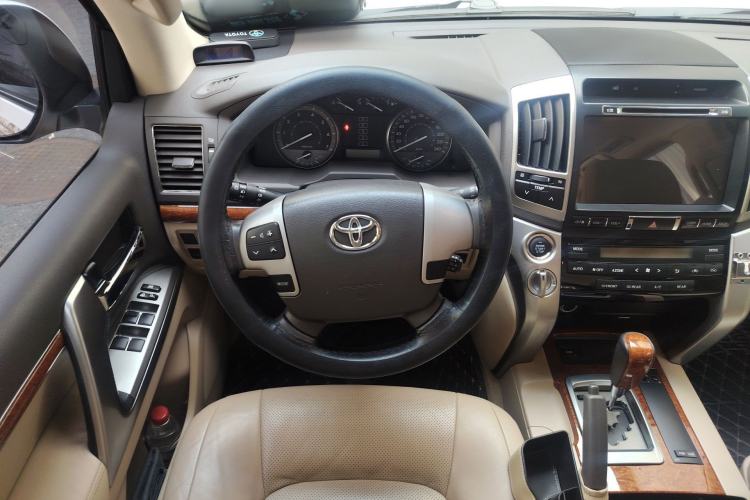 Used Toyota Land Cruiser 2012 4.0L Automatic VX