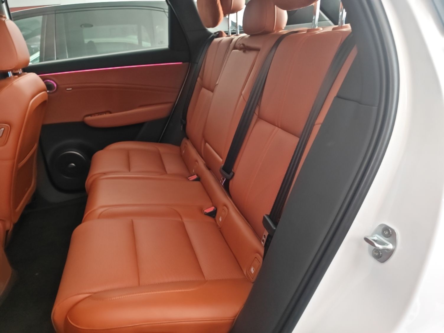 Hongqi HS6 PHEV 2026 240 Smart Hybrid Version — снимка 20