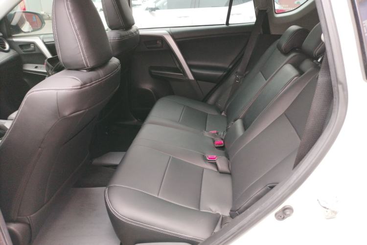 Used Toyota RAV4 2018 2.0L CVT Two-Wheel Drive Fashion X Edition