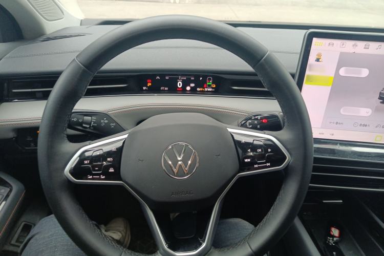 Used Volkswagen ID.7 VIZZION 2024 AIR model Steering Wheel
