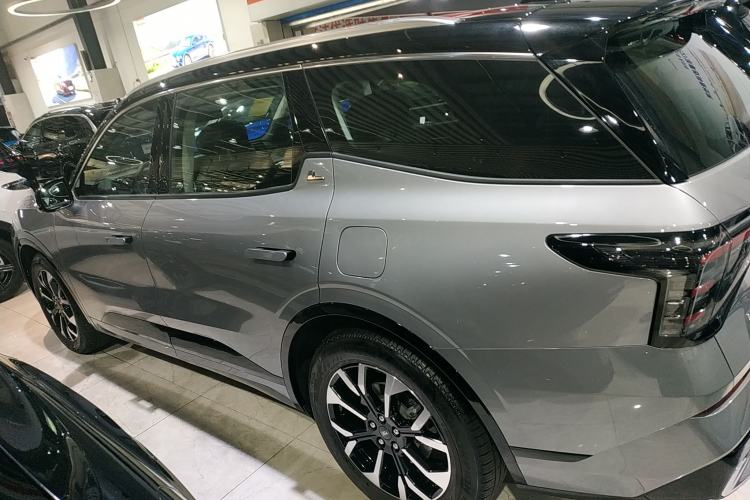 Used Ford Edge 2025 Ford Explorer L 2.0T EcoBoost E-Hybrid Four-Wheel-Drive 7-Seater Supreme Model