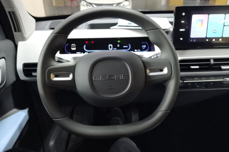 Used Geely Galaxy Panda 2024 Panda Mini 200km Endurance Bear
