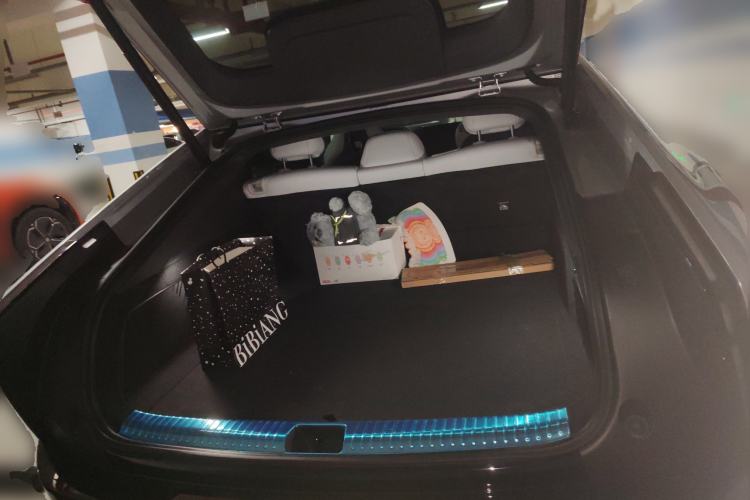 Used XPeng P7 2025 Model—750 All-Wheel-Drive High-Performance Ultra Trunk