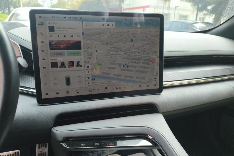 Used Zeekr 001 2022 Ultra-Long Range Dual-Motor YOU Version Audio And AC Panel