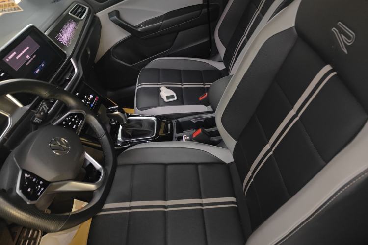 Used Volkswagen T-ROC 2023 300TSI DSG Two-Wheel-Drive Chen Guang Edition Left Front Seat