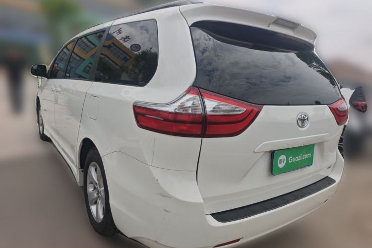 Used Toyota SIENNA 
