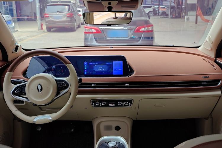 Used ORA Good Cat 2021 400km Standard Range Athena Edition Lithium-Ion Battery Center Console