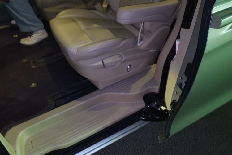 Used Buick GL8 2022 ES Landtrek 653T Luxury Edition
