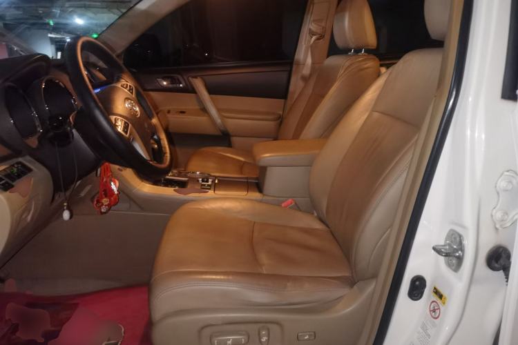 Used Toyota Highlander 2012 2.7L Two-Wheel Drive 7-Seater Luxury Edition
