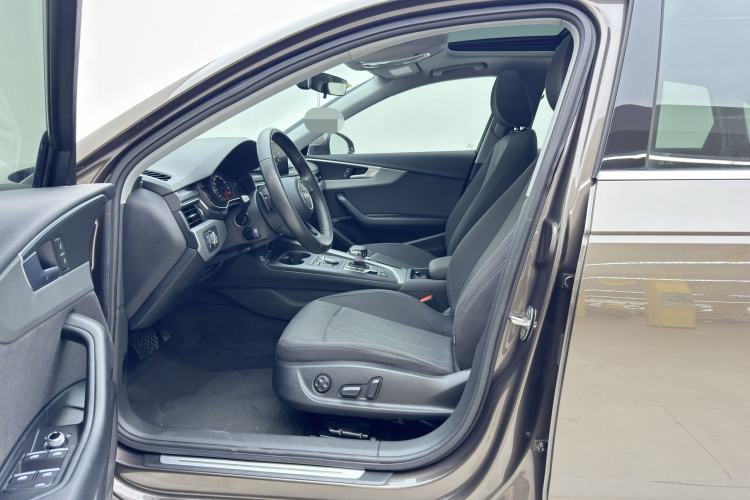 Used Audi A4L 2018 30th Anniversary Edition 30 TFSI Ambition Model Interior 2