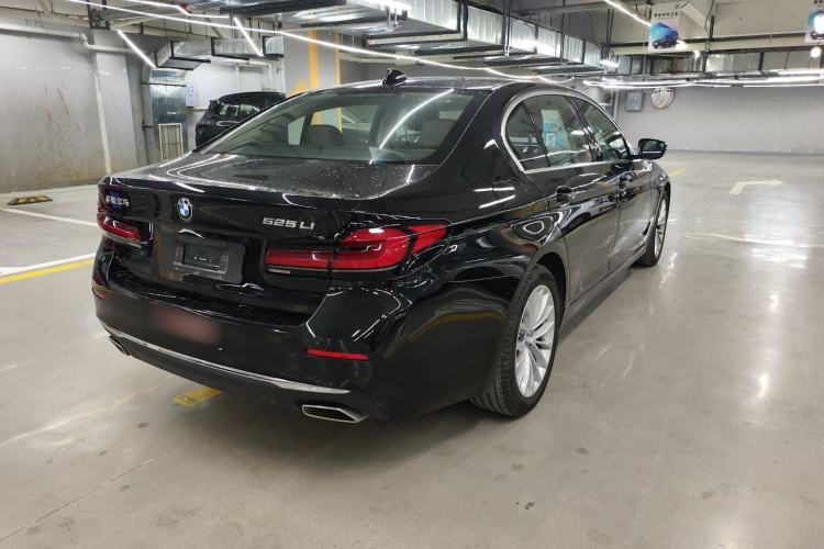 Used BMW 5 Series 2022 Second Facelift 525Li Luxury Package
